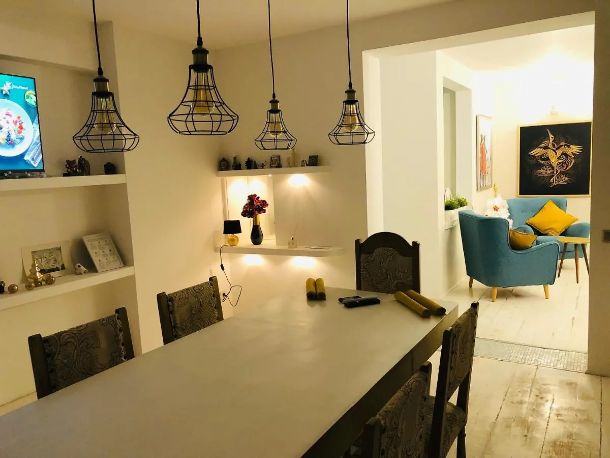 Golden Pearl - Jacuzzi Top Center Luxury Apartment Sofia 0*,  Bulgarie