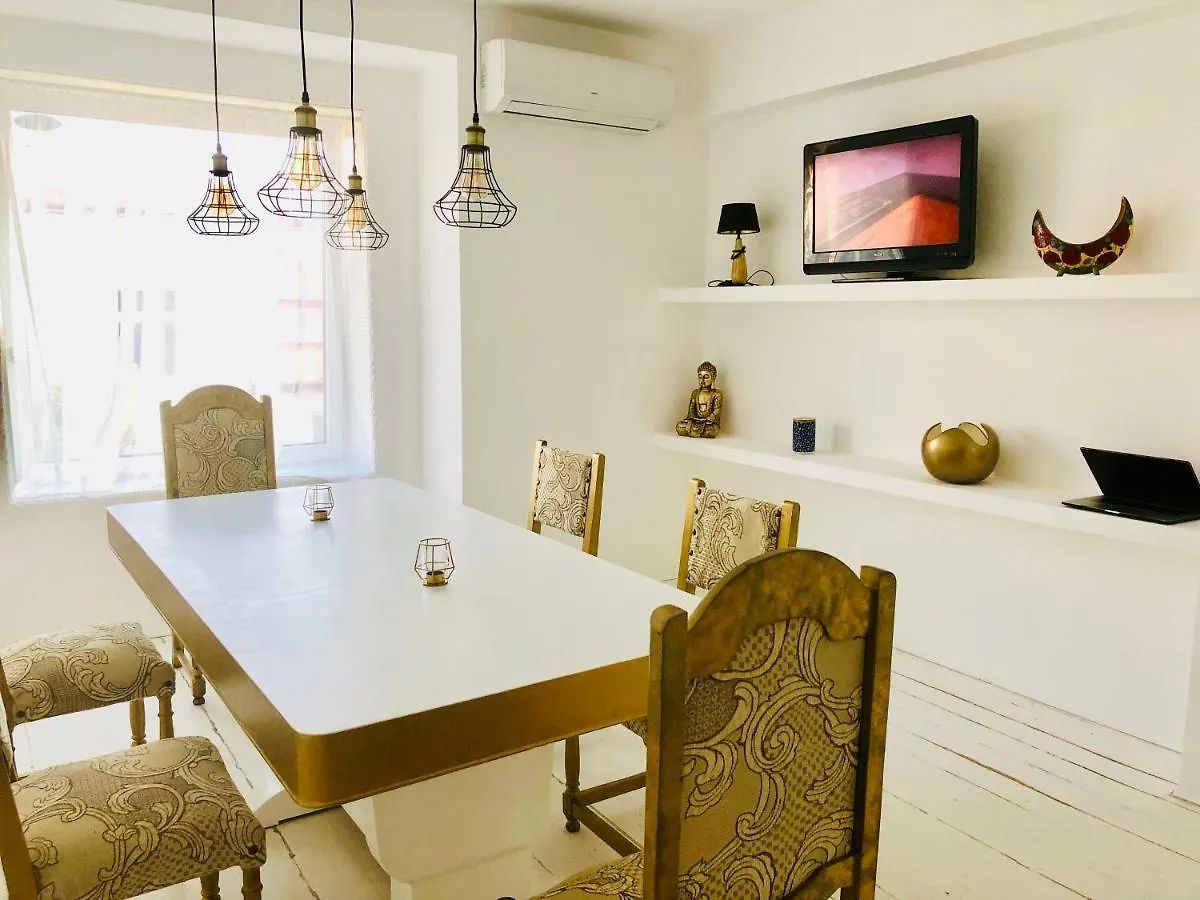 Golden Pearl - Jacuzzi Top Center Luxury Apartment Sofia